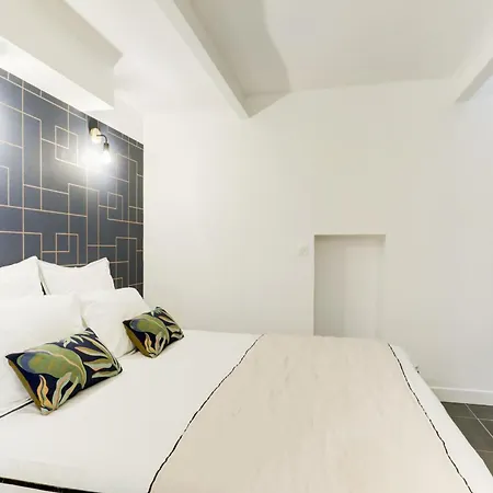 Charming Duplex Near Montmartre Paris