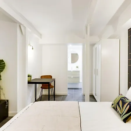 Apartment Charming Duplex Near Montmartre